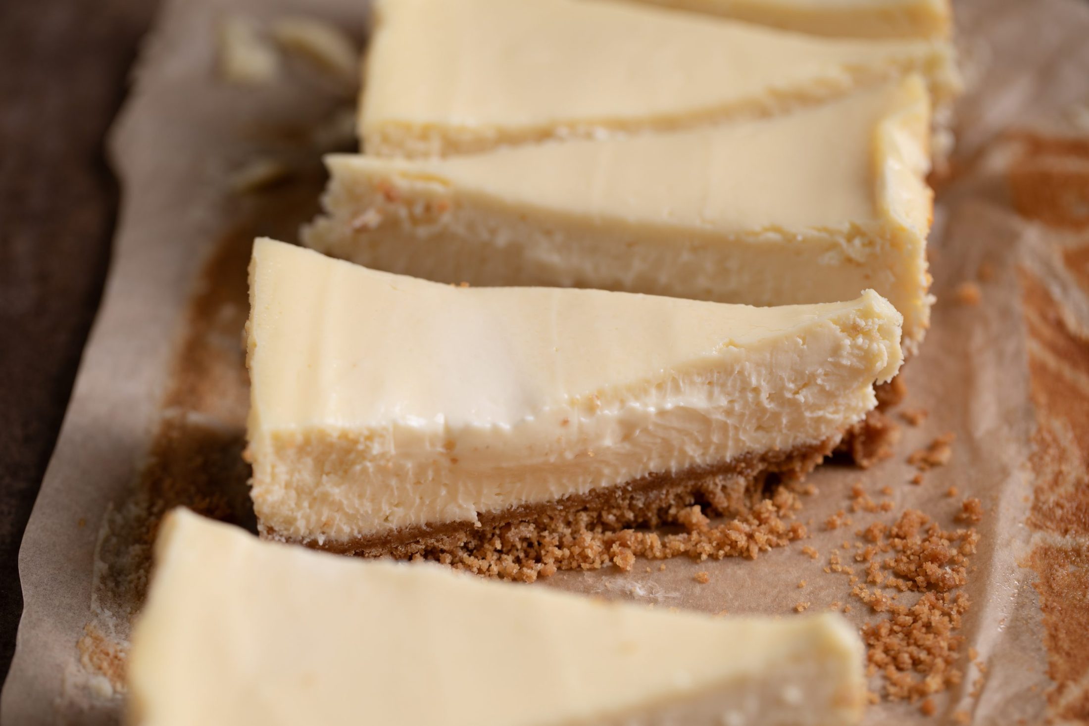 A small sour cream cheesecake | beatbakeeat.com